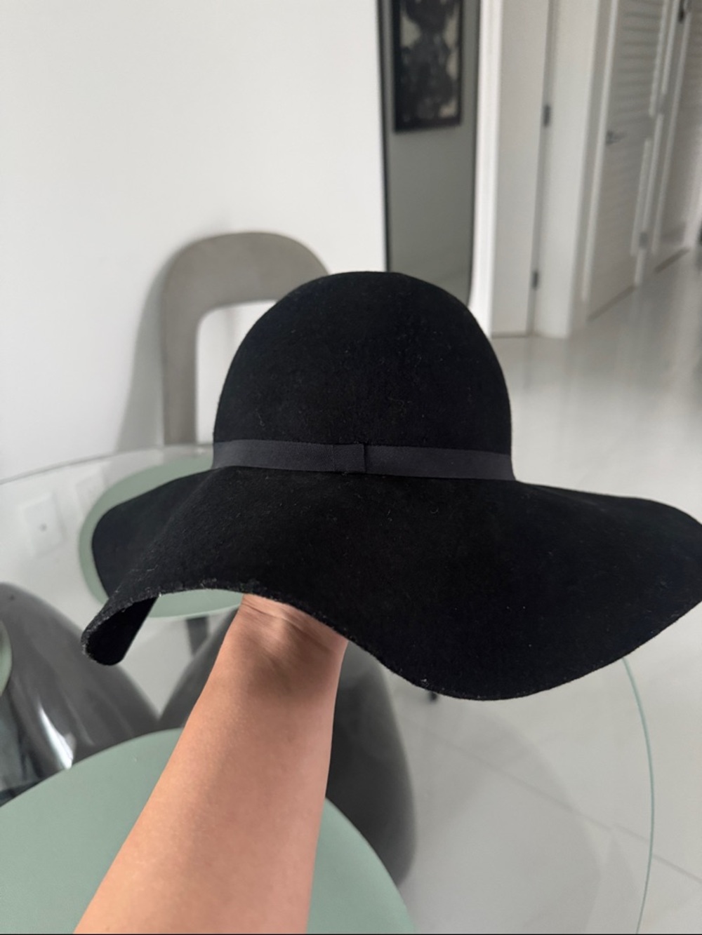 Elegant Black Wide Brim Felt Hat 100% Wool | Classic Chic